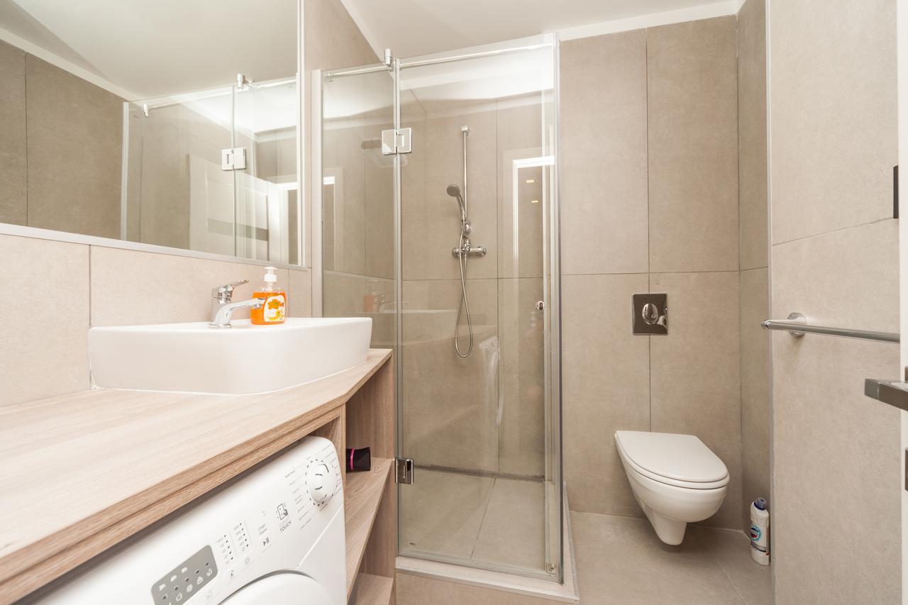 New Vip Aparts Deribasovskaia Odessa Exterior foto