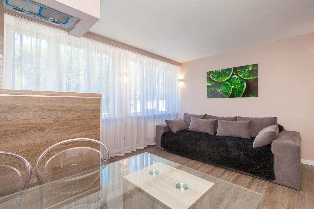 New Vip Aparts Deribasovskaia Odessa Exterior foto