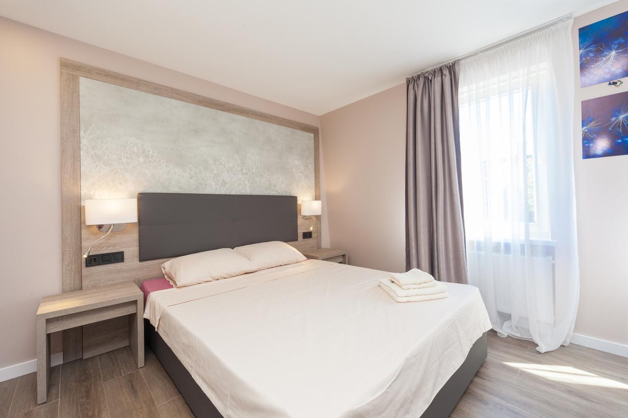 New Vip Aparts Deribasovskaia Odessa Exterior foto